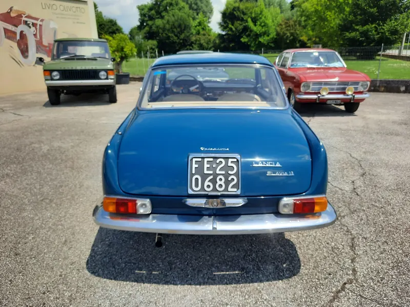 Lancia Flavia 1800 Coupè del 1966 (modello ad iniezione) 14