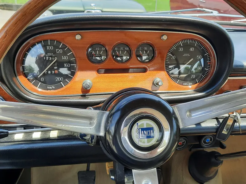 Lancia Flavia 1800 Coupè del 1966 (modello ad iniezione) 9