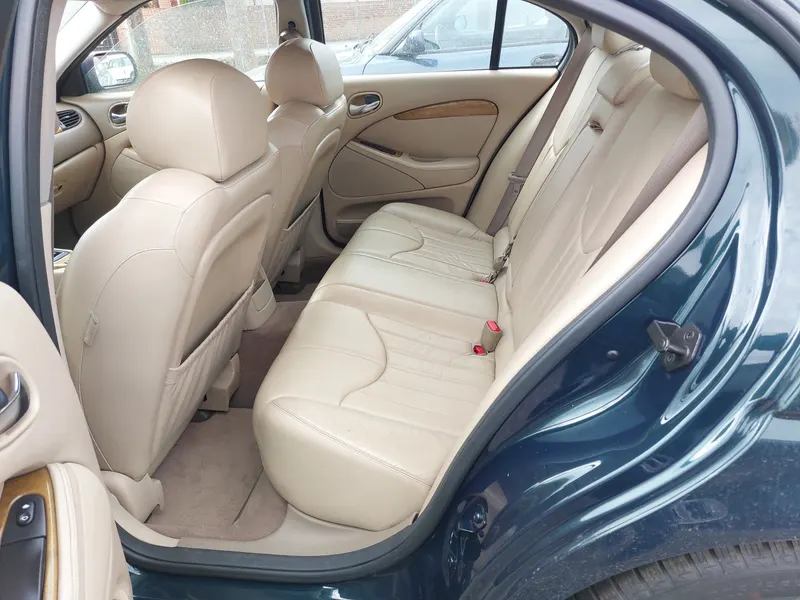 Jaguar S 3000 V 6 del 2000 6