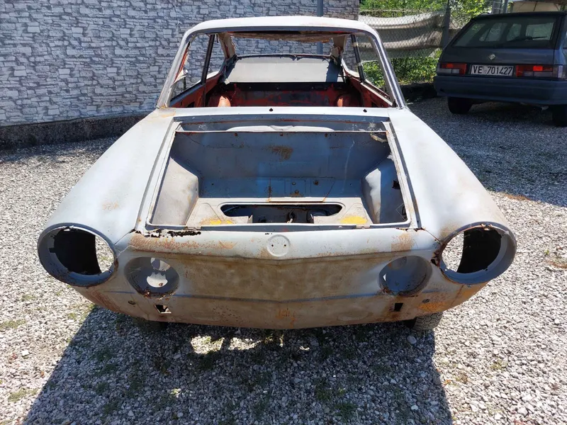 Fiat 850 Coupè in fase di restauro 2