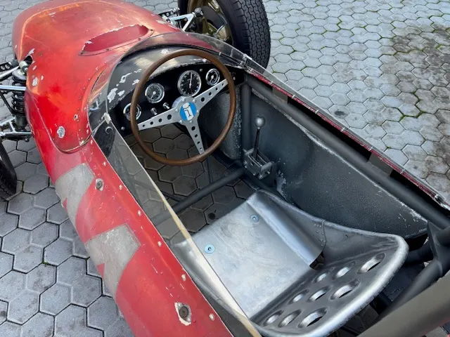 De Tomaso F1 10