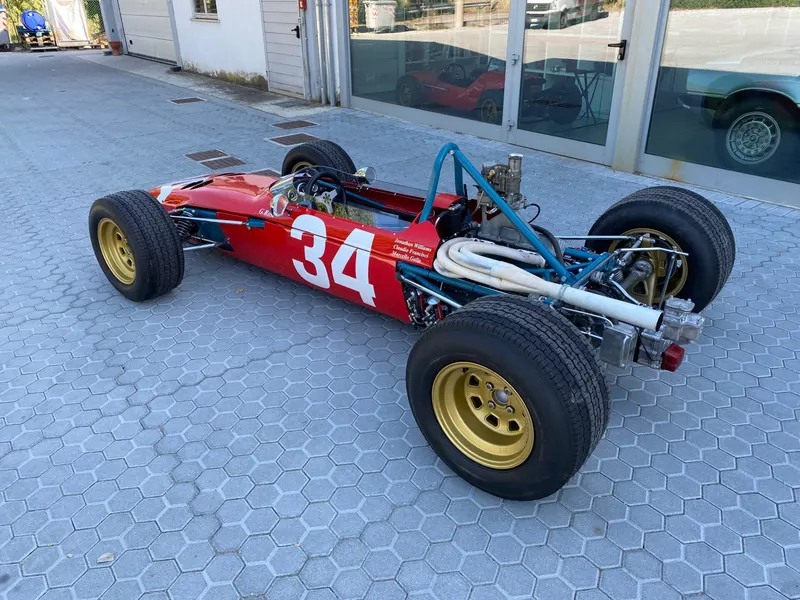 F3 9