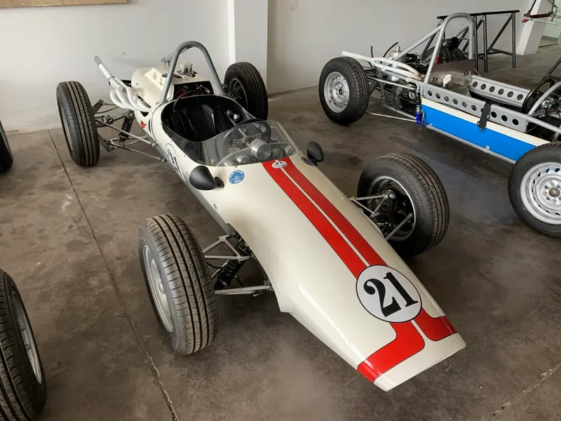 F. 850 3