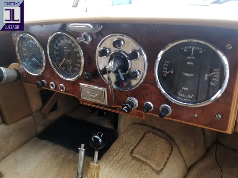 Aston Martin Db2/4 Saloon 33