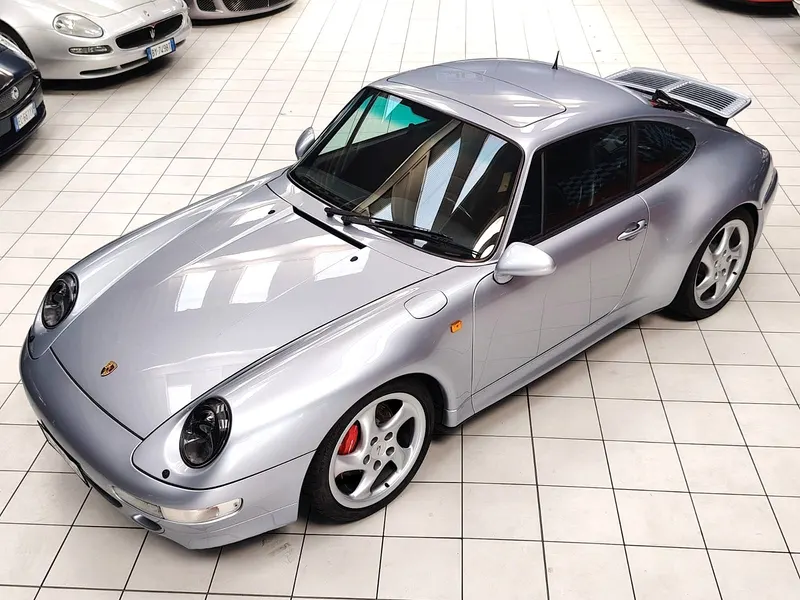 Porsche 993 Carrera 4s Coupe’ 2