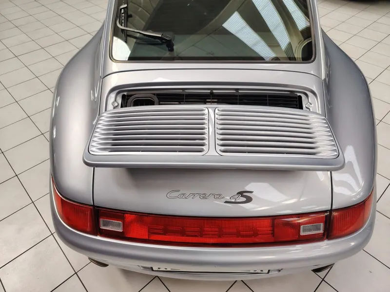 Porsche 993 Carrera 4s Coupe’ 16