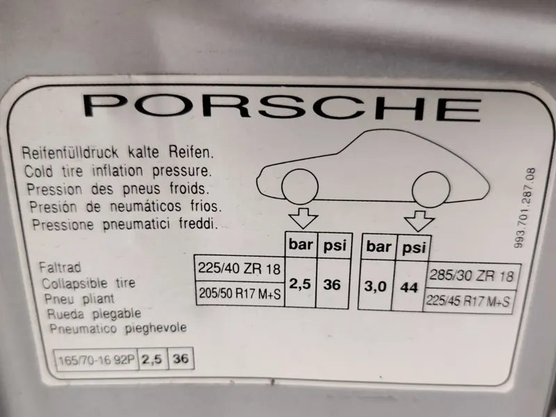 Porsche 993 Carrera 4s Coupe’ 66