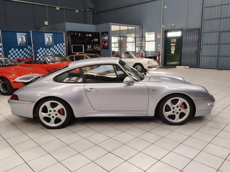Porsche 993 Carrera 4s Coupe’ 7