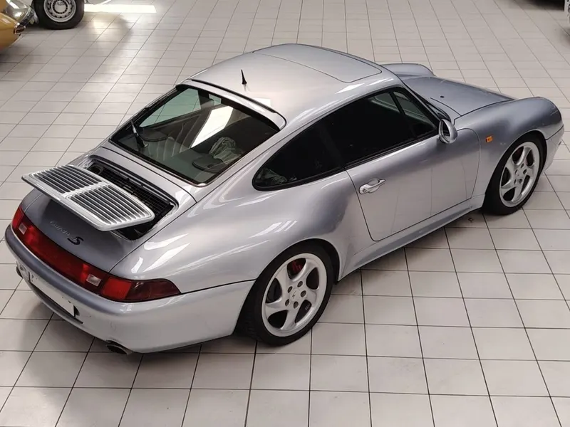 Porsche 993 Carrera 4s Coupe’ 6