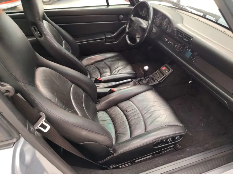 Porsche 993 Carrera 4s Coupe’ 35