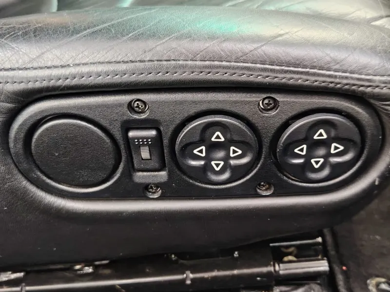 Porsche 993 Carrera 4s Coupe’ 46