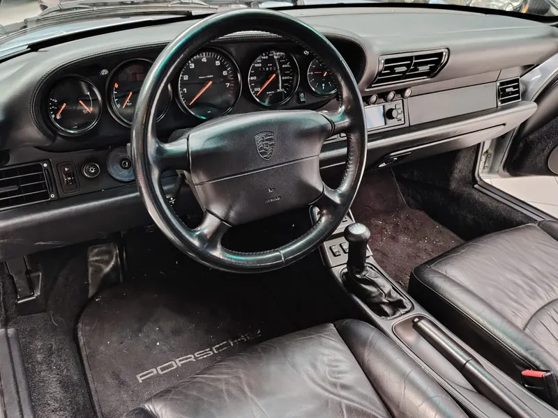 Porsche 993 Carrera 4s Coupe’ 33