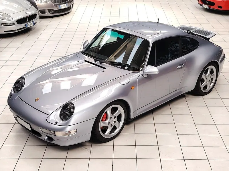 Porsche 993 Carrera 4s Coupe’ 3