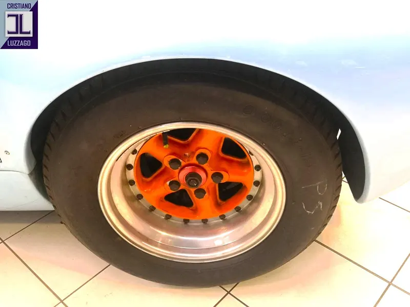 DEVELOPMENTS FORD GTD 40 1990 24