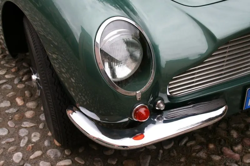 Aston Martin Db6 11