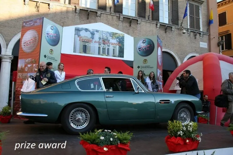 Aston Martin Db6 24