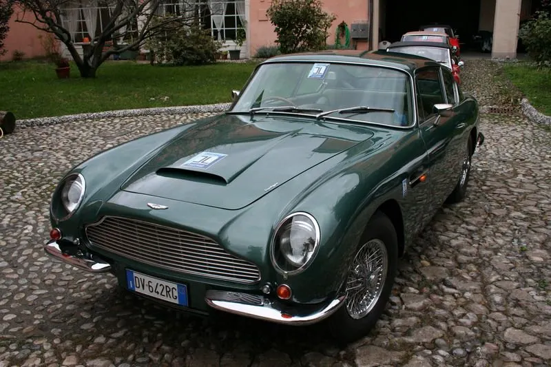 Aston Martin Db6 26