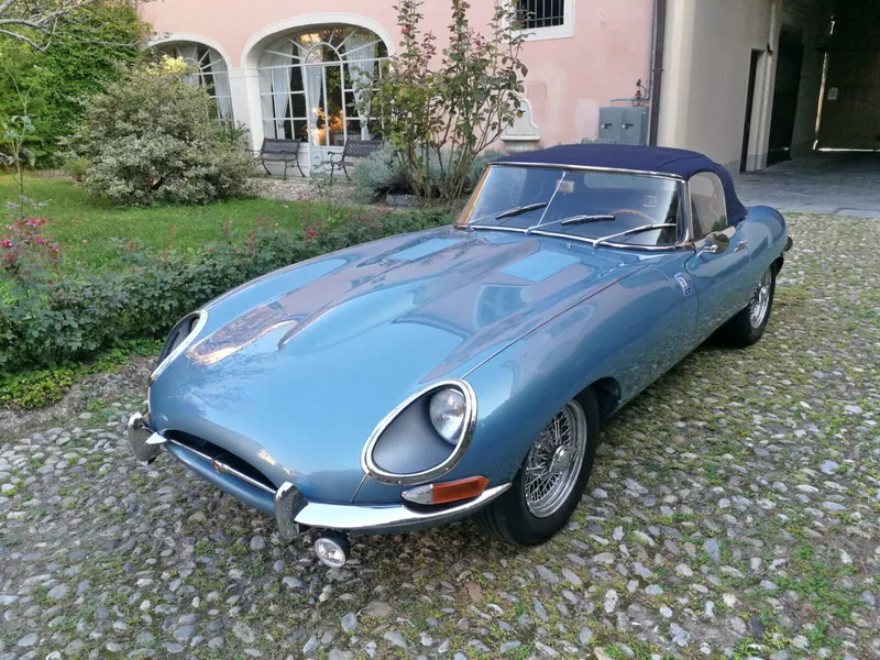 Jaguar E Type Roadster S1 2