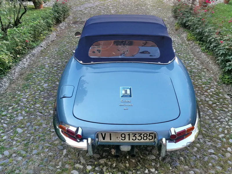 Jaguar E Type Roadster S1 7