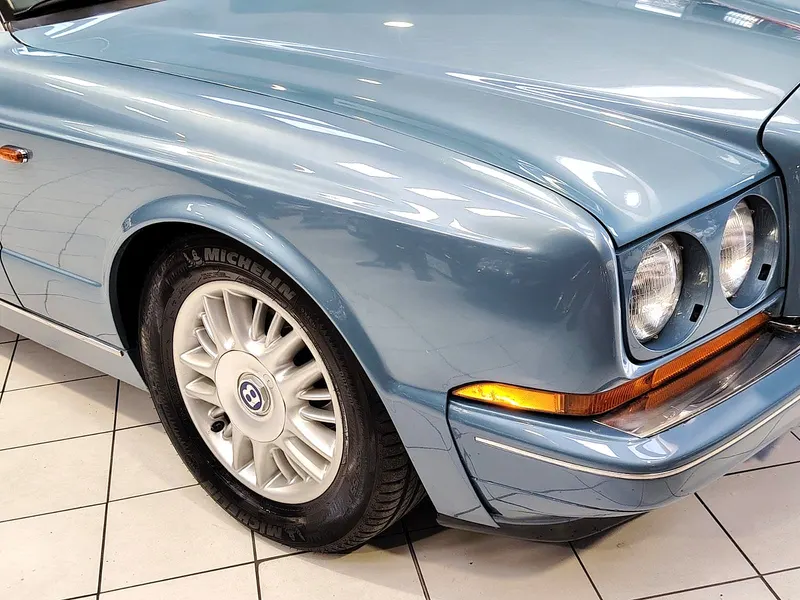 Bentley Azure 15