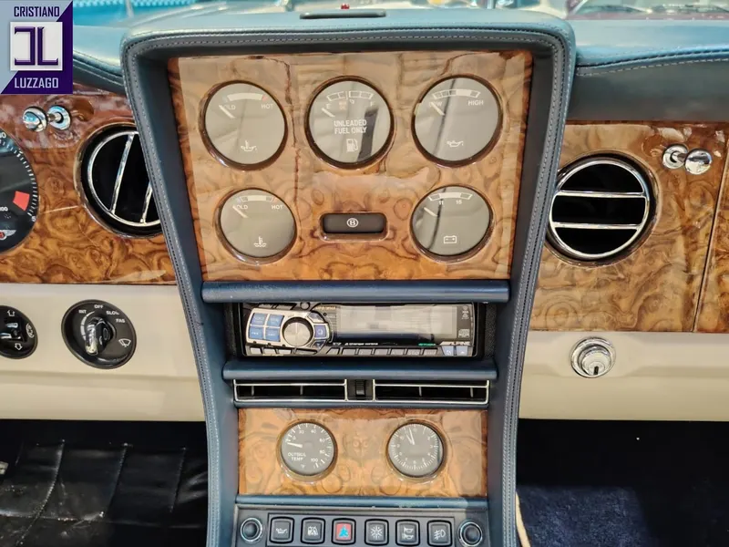 Bentley Azure 33