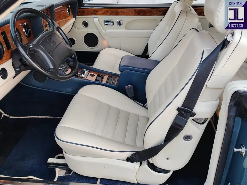 Bentley Azure 29
