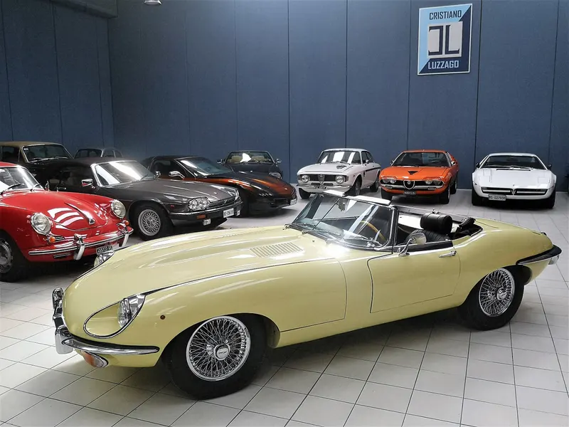Jaguar E Type Roadster 4.200 S2 3
