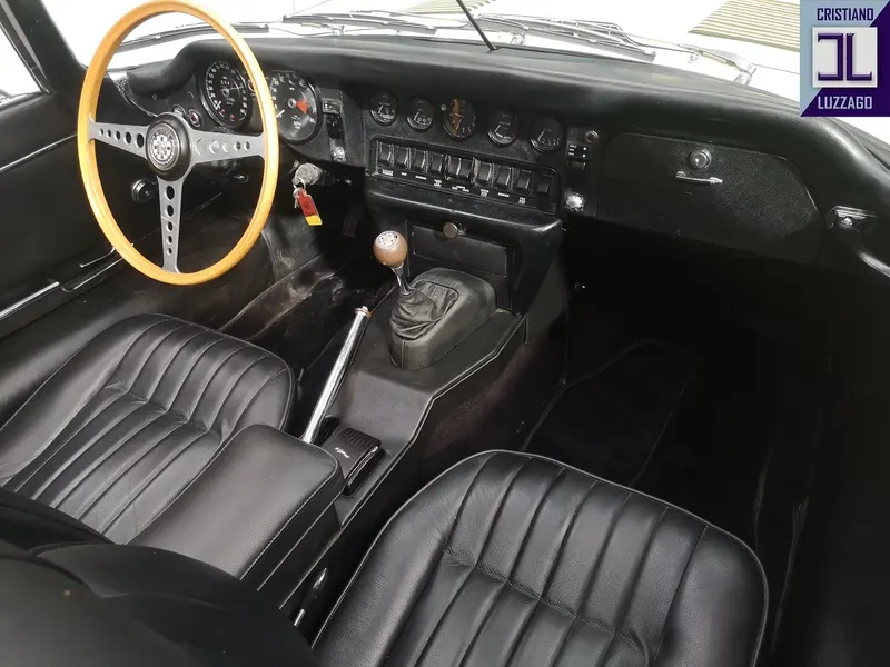 Jaguar E Type Roadster 4.200 S2 32