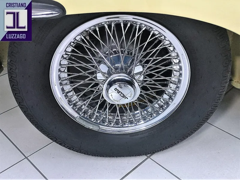 Jaguar E Type Roadster 4.200 S2 38