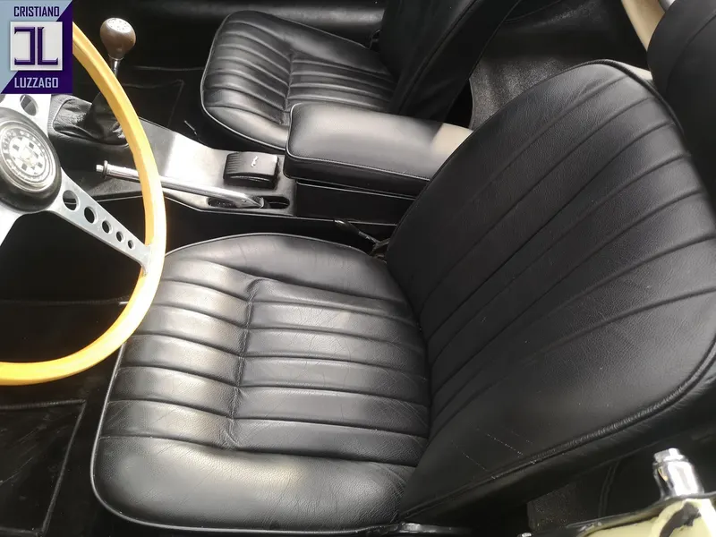 Jaguar E Type Roadster 4.200 S2 26