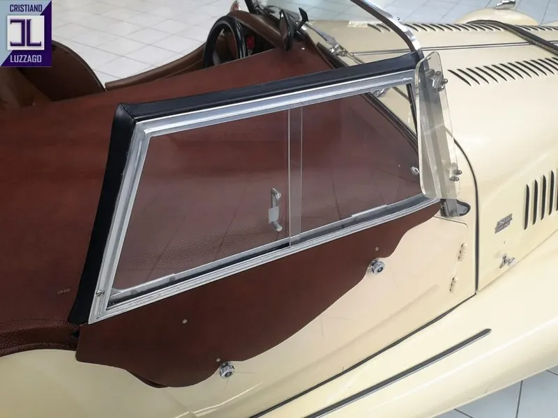 Morgan Plus 8 22