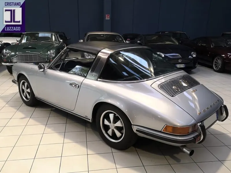 Porsche 911 2.200 E Targa 4