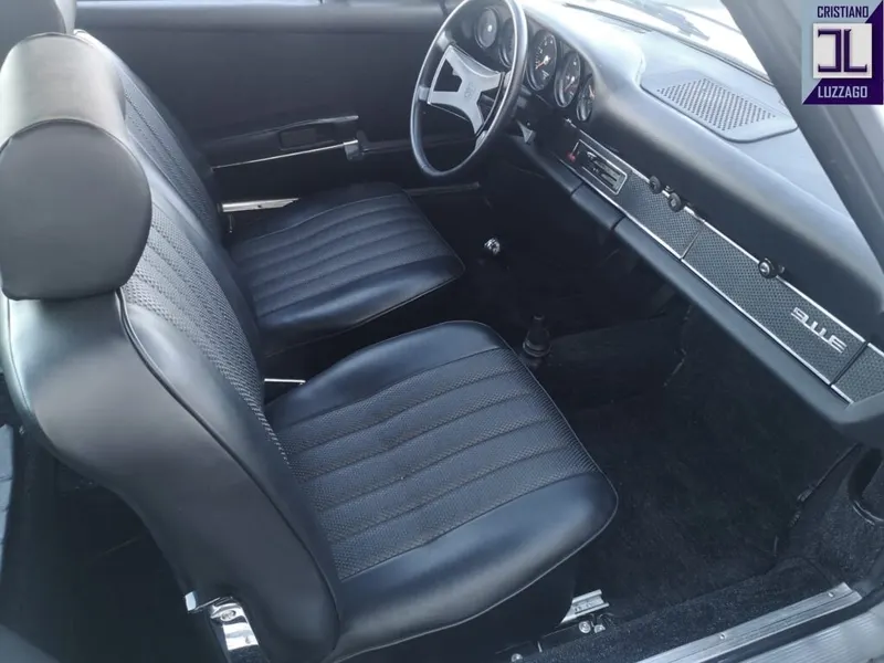 Porsche 911 2.200 E Targa 34