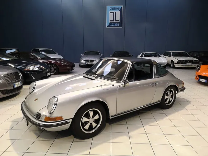 Porsche 911 2.200 E Targa 50