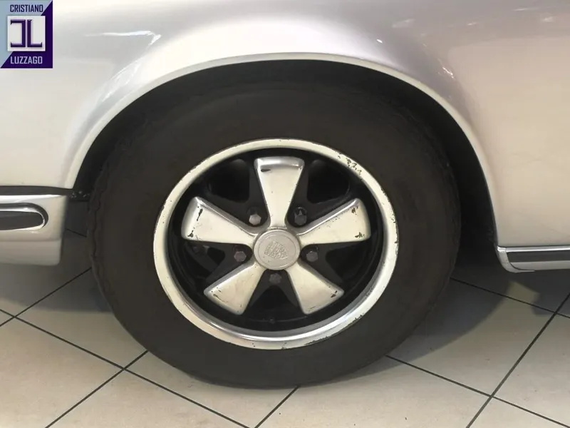 Porsche 911 2.200 E Targa 24