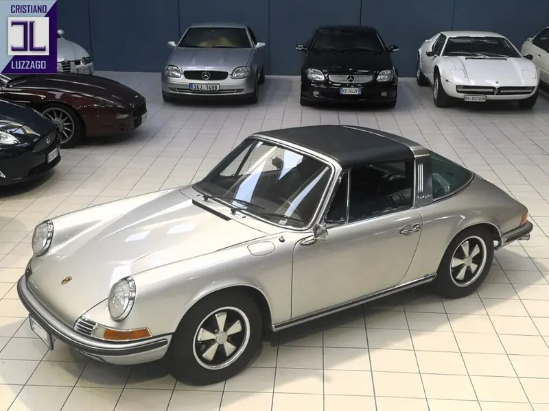 Porsche 911 2.200 E Targa 2