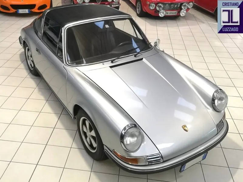 Porsche 911 2.200 E Targa 7