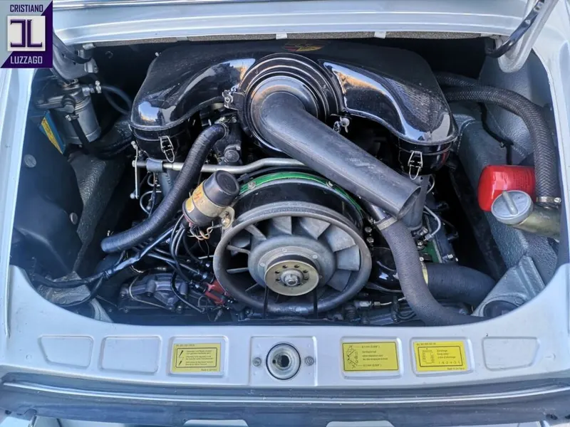 Porsche 911 2.200 E Targa 39