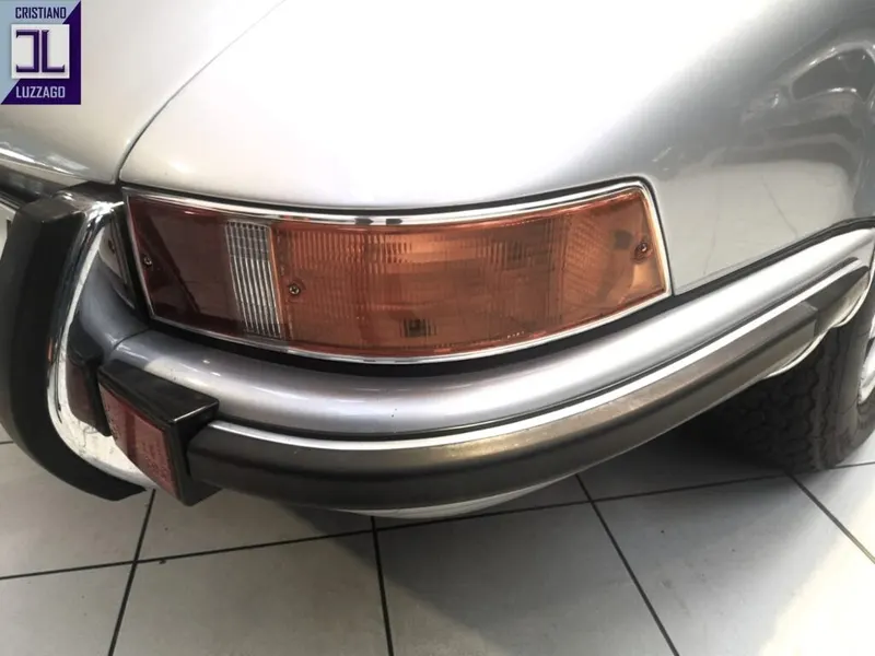 Porsche 911 2.200 E Targa 16