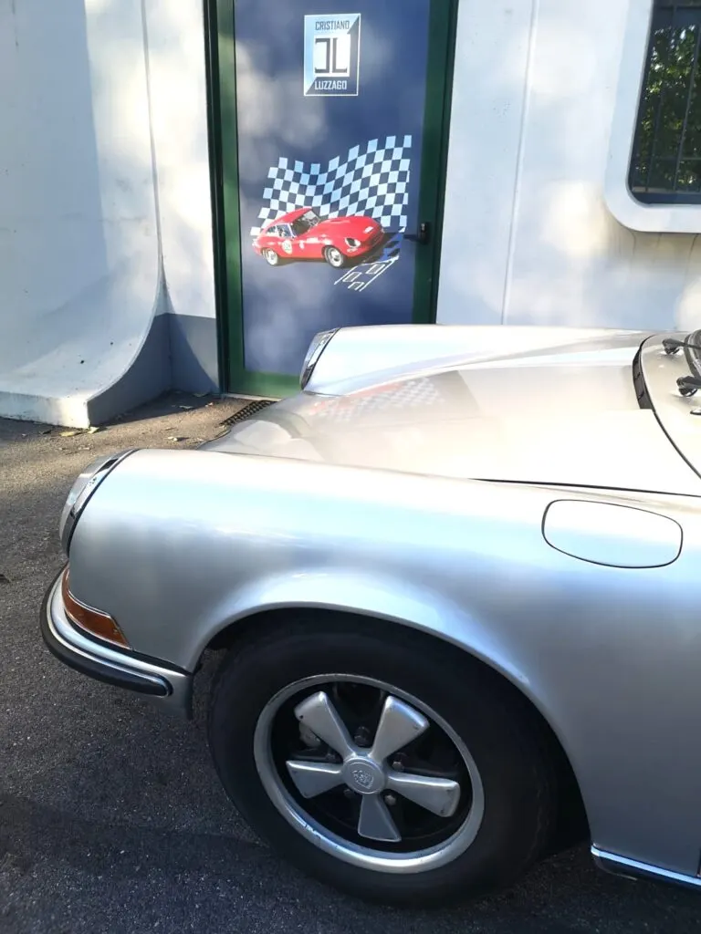 Porsche 911 2.200 E Targa 10