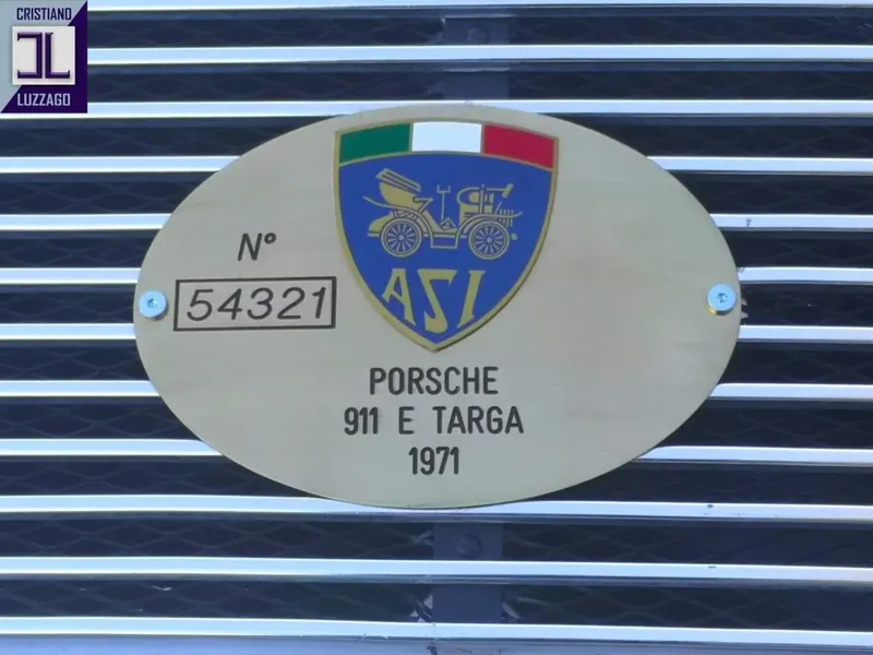 Porsche 911 2.200 E Targa 43