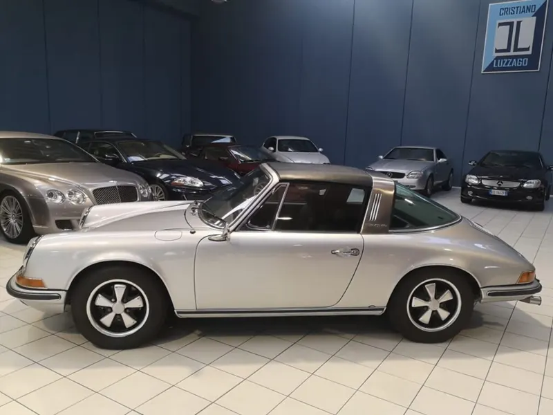 Porsche 911 2.200 E Targa 3