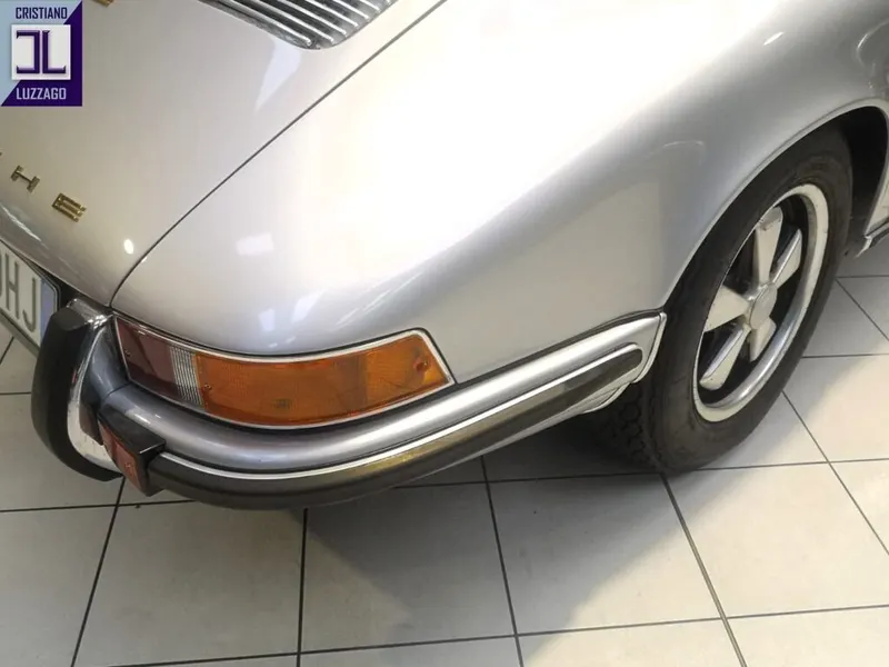 Porsche 911 2.200 E Targa 14