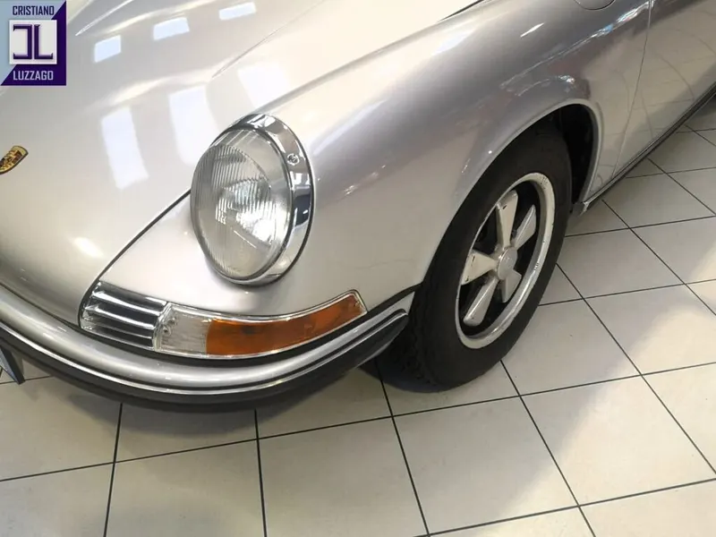 Porsche 911 2.200 E Targa 12
