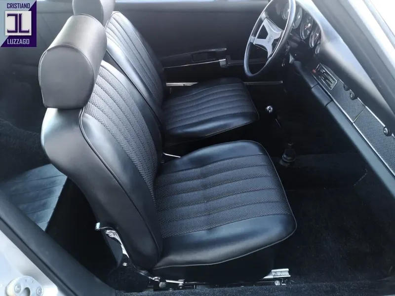 Porsche 911 2.200 E Targa 33