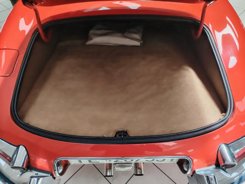 Jaguar E Type S1 3.8 Roadster 37