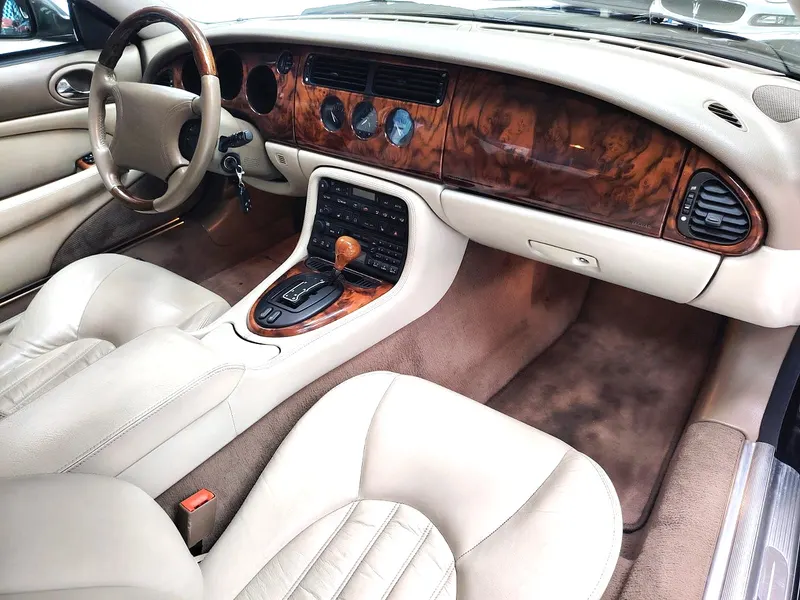 Jaguar Xk R Coupe 43