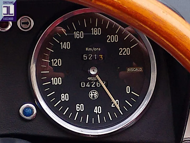 Alfa Romeo 1750 Spider Veloce 26