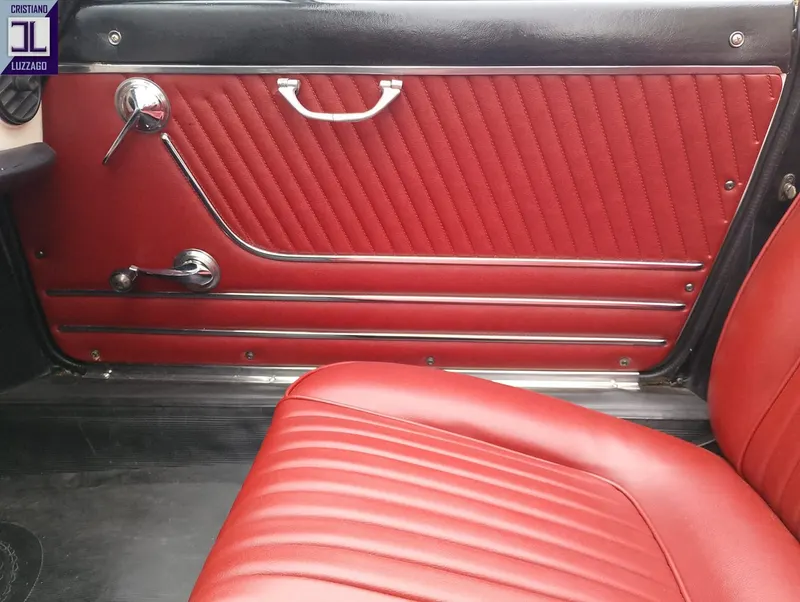Alfa Romeo 1750 Spider Veloce 21