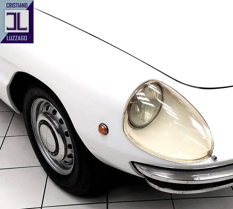 Alfa Romeo 1750 Spider Veloce 6